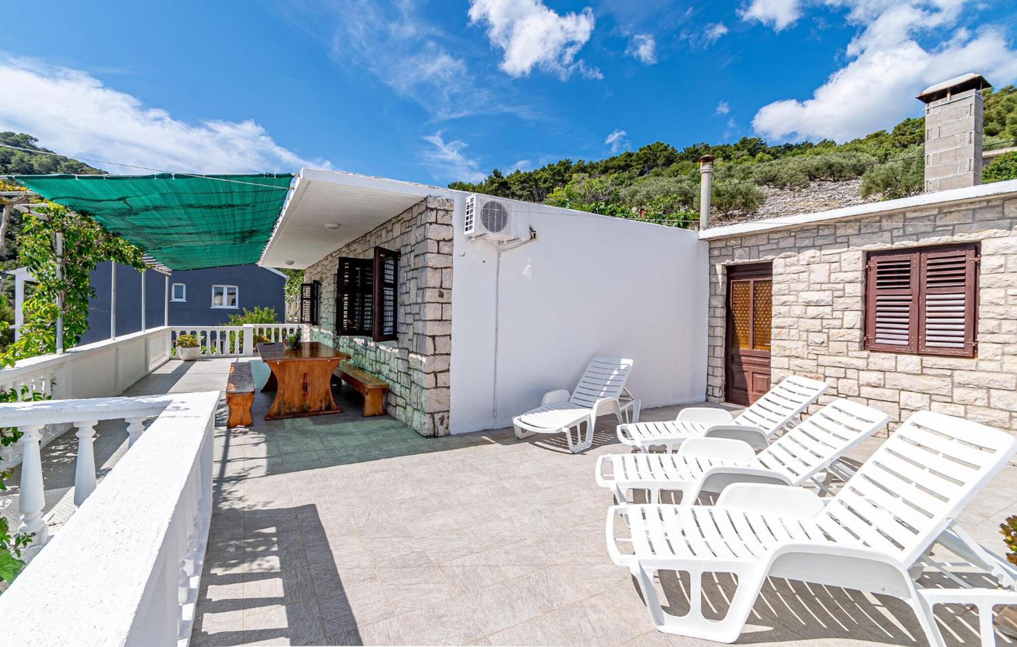 Stunning Home In Crnja Luka With Wifi Prigradica Buitenkant foto