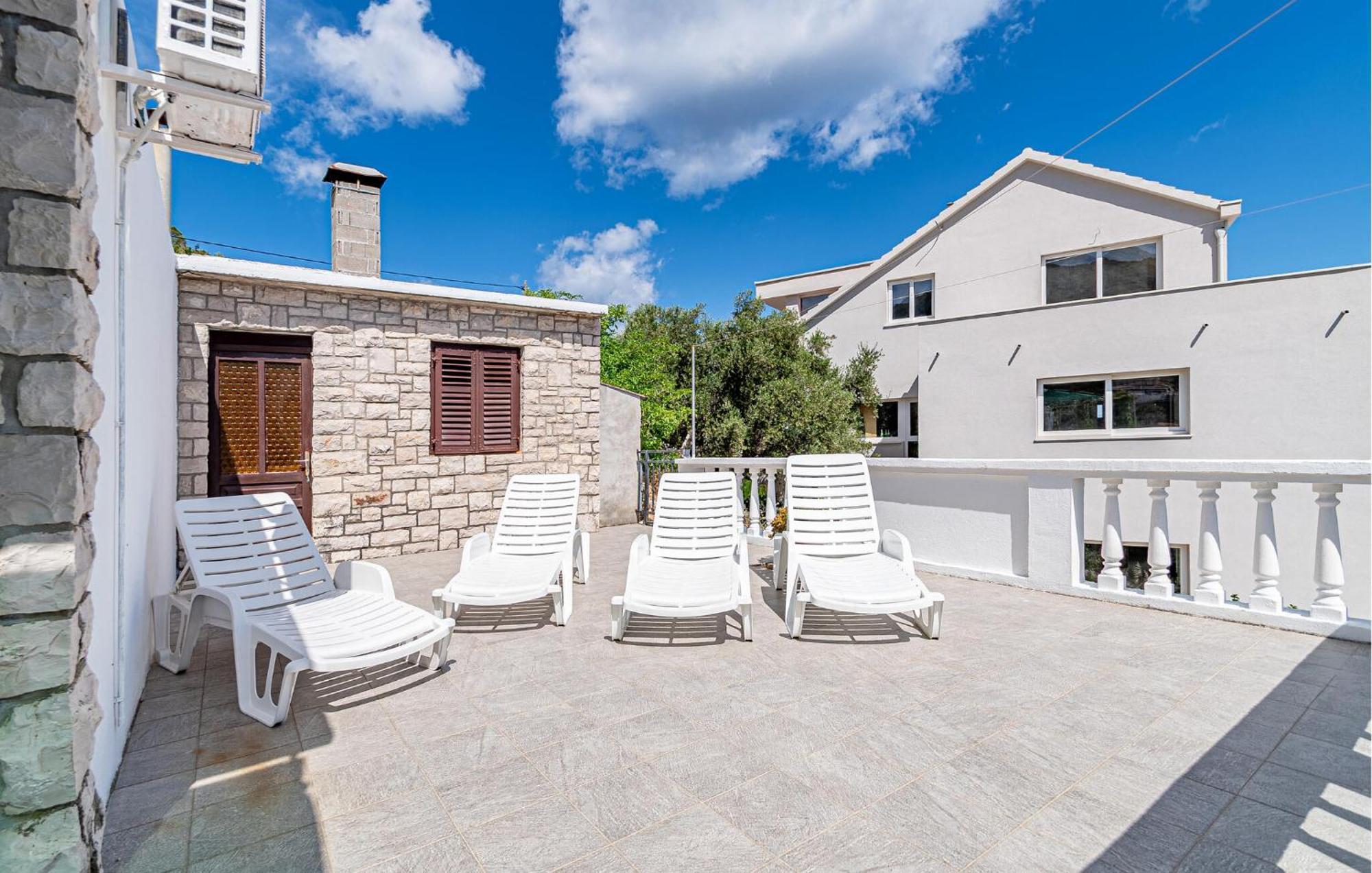 Stunning Home In Crnja Luka With Wifi Prigradica Buitenkant foto